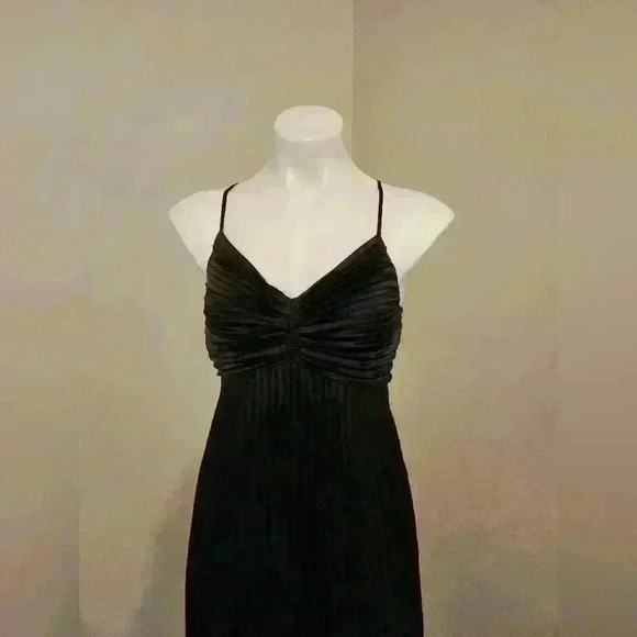 Banana republic black pleated dress - Picture 2 of 4